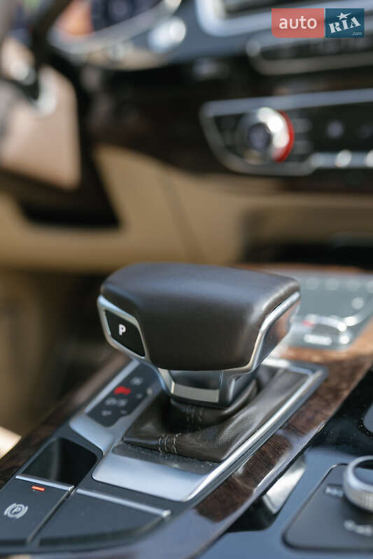 Позашляховик / Кросовер Audi Q7 2017 в Львові