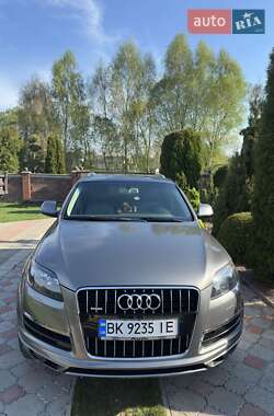 Позашляховик / Кросовер Audi Q7 2011 в Острозі