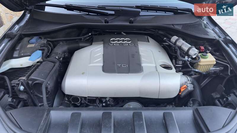 Позашляховик / Кросовер Audi Q7 2011 в Острозі