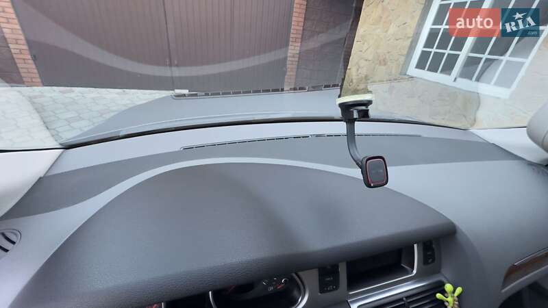 Позашляховик / Кросовер Audi Q7 2011 в Острозі