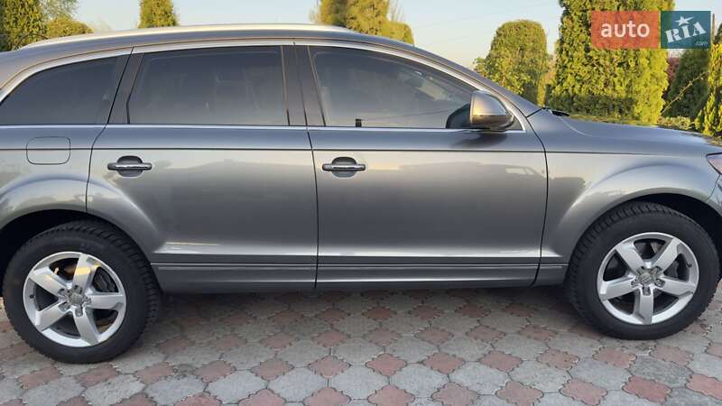 Позашляховик / Кросовер Audi Q7 2011 в Острозі