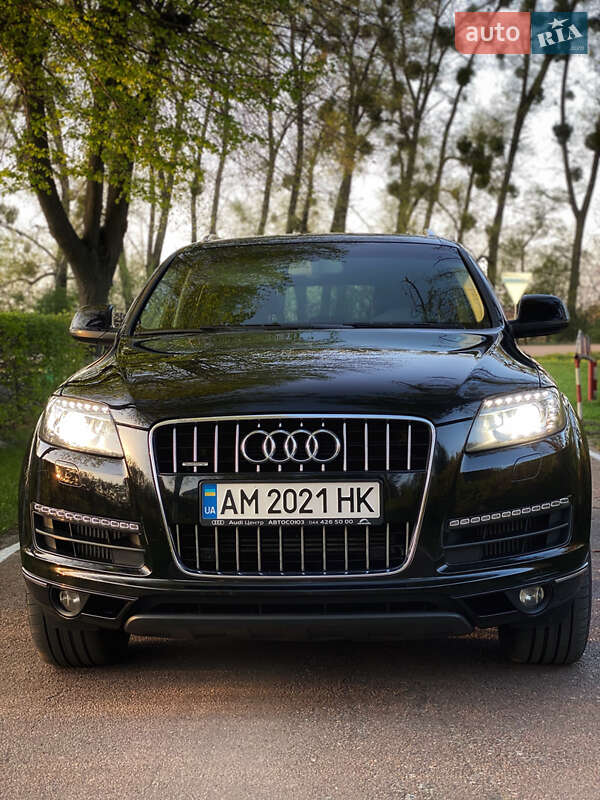 Внедорожник / Кроссовер Audi Q7 2013 в Киеве