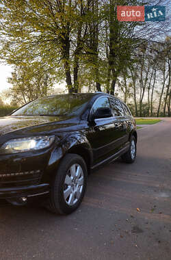 Внедорожник / Кроссовер Audi Q7 2013 в 