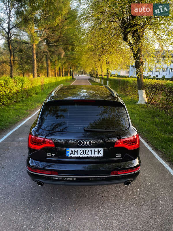 Внедорожник / Кроссовер Audi Q7 2013 в Киеве