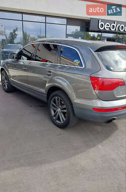 Внедорожник / Кроссовер Audi Q7 2012 в 