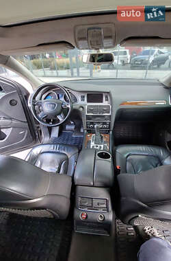 Внедорожник / Кроссовер Audi Q7 2012 в 