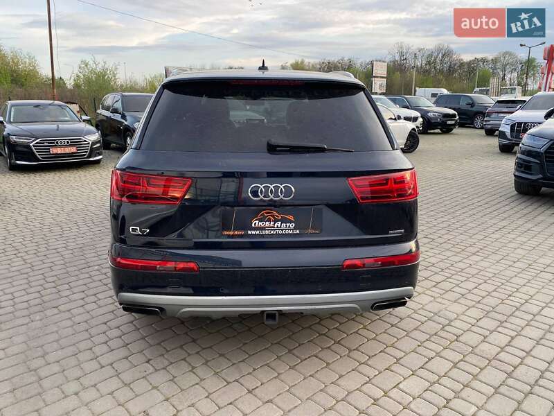 Позашляховик / Кросовер Audi Q7 2016 в Львові