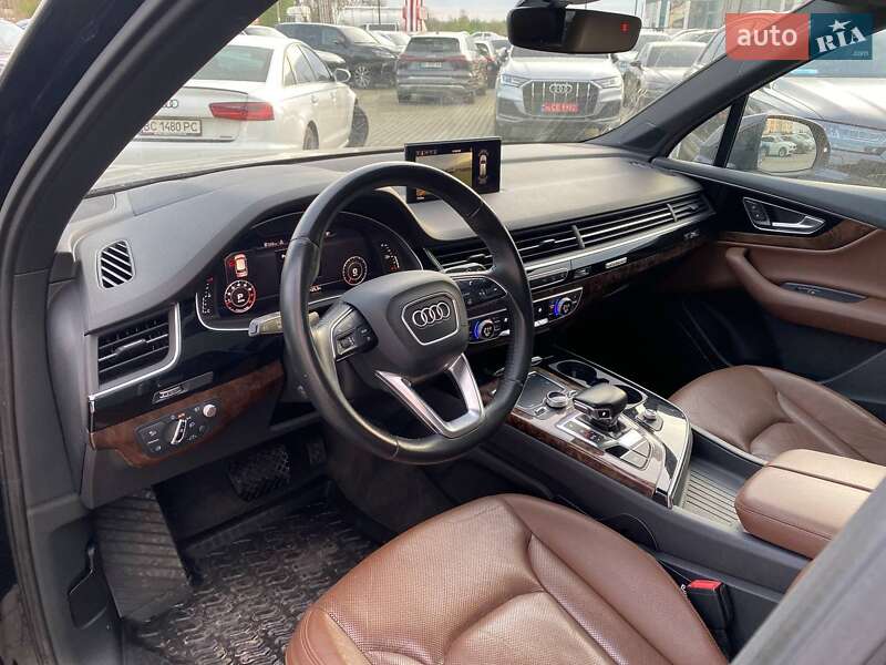 Позашляховик / Кросовер Audi Q7 2016 в Львові