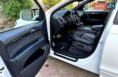Позашляховик / Кросовер Audi Q7 2012 в 