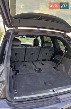 Внедорожник / Кроссовер Audi Q7 2016 в 