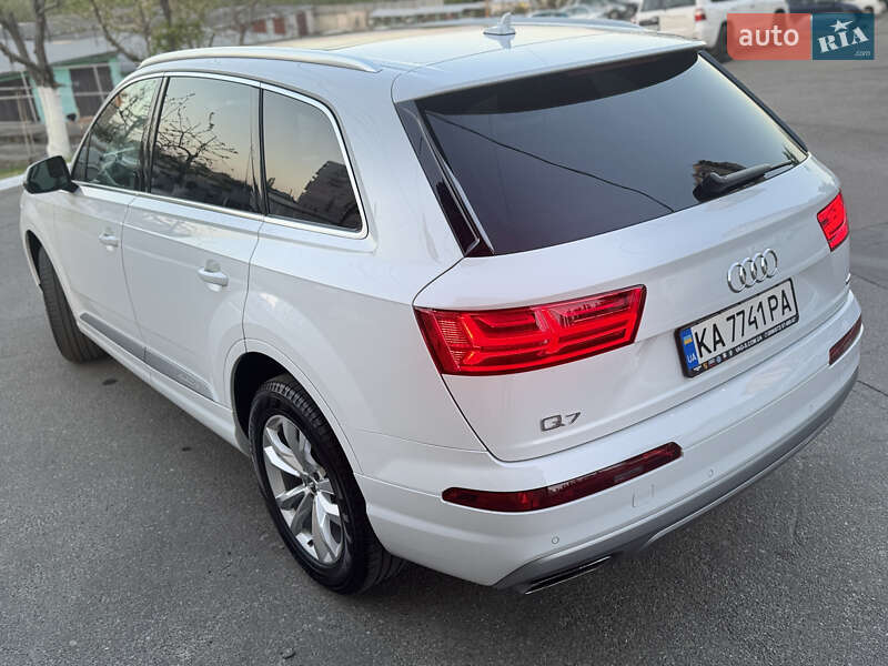 Внедорожник / Кроссовер Audi Q7 2019 в Киеве