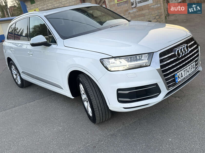 Внедорожник / Кроссовер Audi Q7 2019 в Киеве