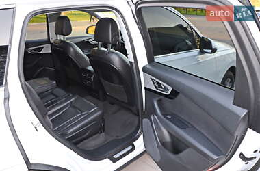 Внедорожник / Кроссовер Audi Q7 2017 в 