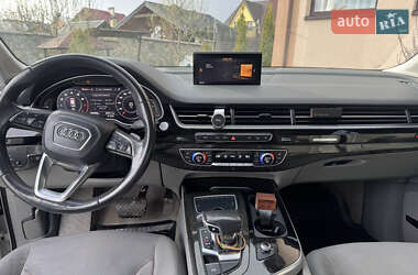 Позашляховик / Кросовер Audi Q7 2016 в 