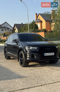 Внедорожник / Кроссовер Audi Q7 2017 в 