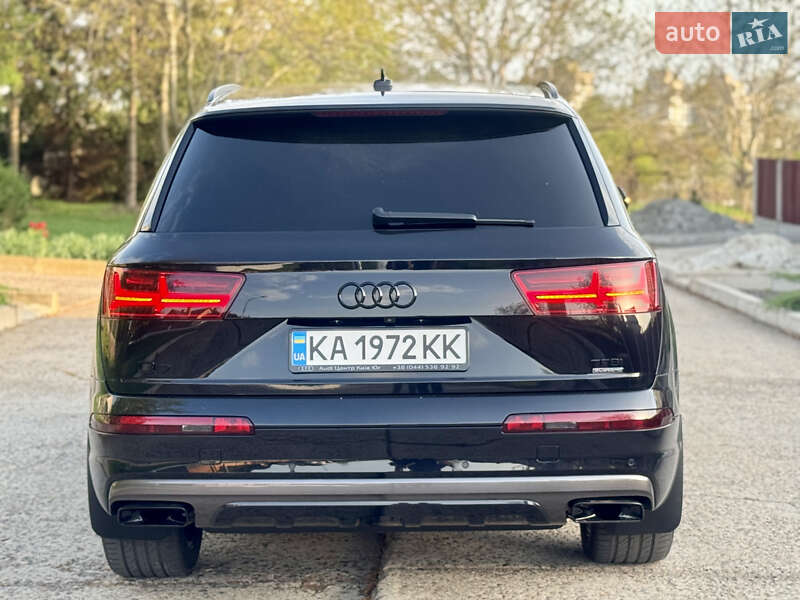Внедорожник / Кроссовер Audi Q7 2017 в Южноукраинске