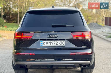 Внедорожник / Кроссовер Audi Q7 2017 в 