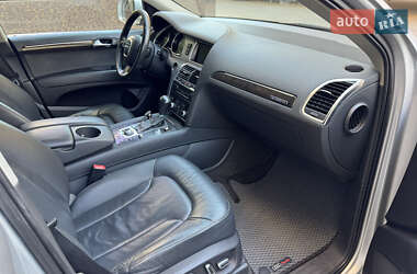 Внедорожник / Кроссовер Audi Q7 2010 в 