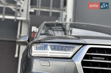 Внедорожник / Кроссовер Audi Q7 2015 в 