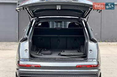 Внедорожник / Кроссовер Audi Q7 2015 в 