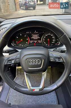 Позашляховик / Кросовер Audi Q7 2017 в 
