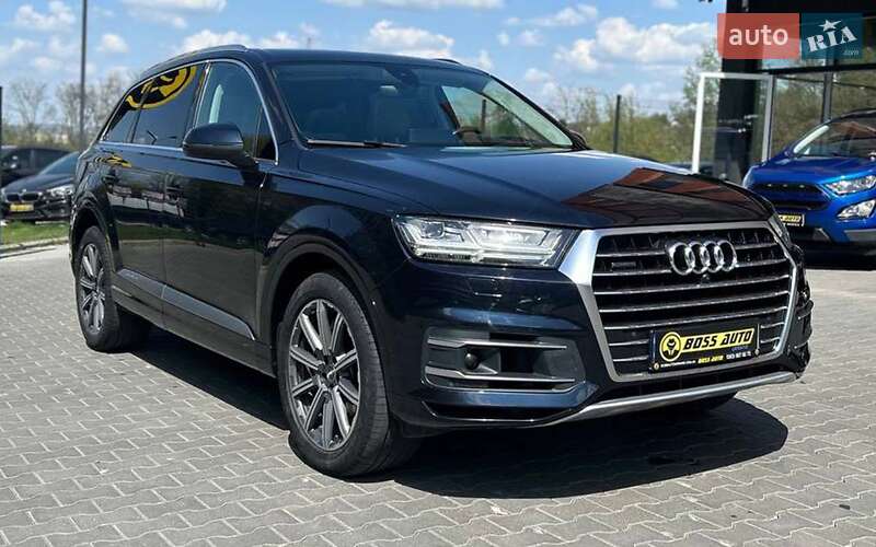 Позашляховик / Кросовер Audi Q7 2017 в 