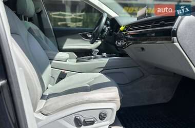 Позашляховик / Кросовер Audi Q7 2017 в 