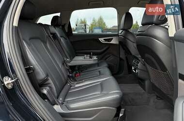 Внедорожник / Кроссовер Audi Q7 2016 в 