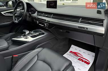 Внедорожник / Кроссовер Audi Q7 2016 в 