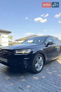 Позашляховик / Кросовер Audi Q7 2019 в Вараші