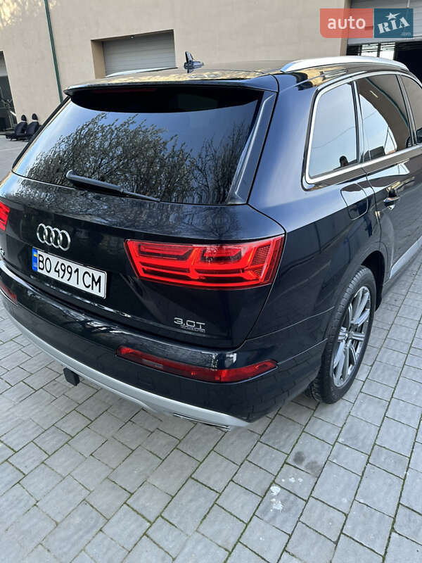 Позашляховик / Кросовер Audi Q7 2017 в Гусятині