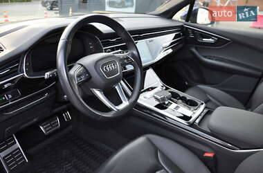 Внедорожник / Кроссовер Audi Q7 2020 в 