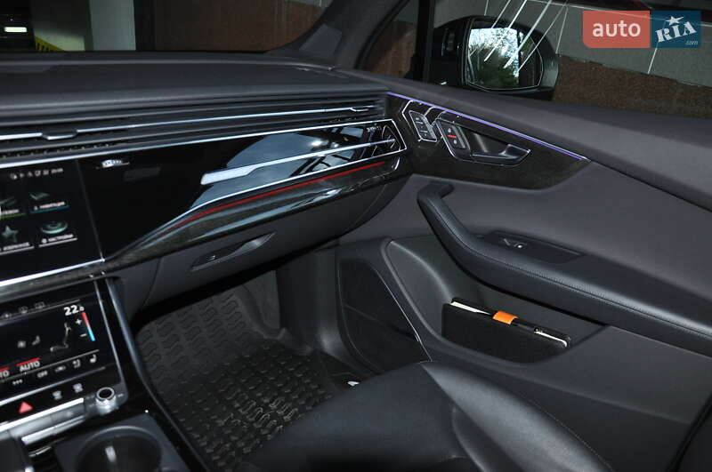 Внедорожник / Кроссовер Audi Q7 2020 в Черновцах