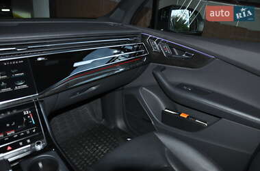 Внедорожник / Кроссовер Audi Q7 2020 в 