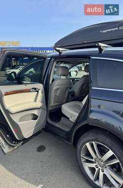 Позашляховик / Кросовер Audi Q7 2010 в 