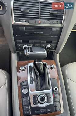 Позашляховик / Кросовер Audi Q7 2010 в 