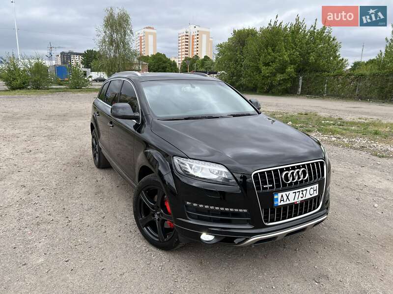 Внедорожник / Кроссовер Audi Q7 2014 в 