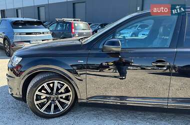 Внедорожник / Кроссовер Audi Q7 2015 в 