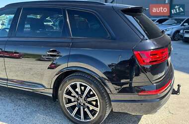 Внедорожник / Кроссовер Audi Q7 2015 в 