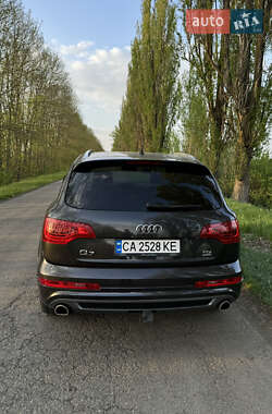 Внедорожник / Кроссовер Audi Q7 2013 в 