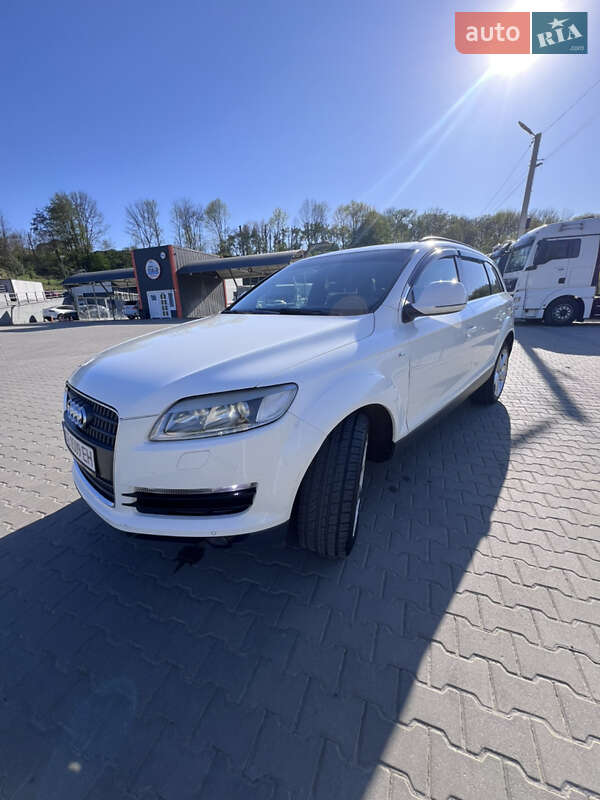 Позашляховик / Кросовер Audi Q7 2008 в Чернівцях