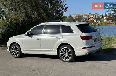 Внедорожник / Кроссовер Audi Q7 2016 в 
