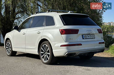 Внедорожник / Кроссовер Audi Q7 2016 в 