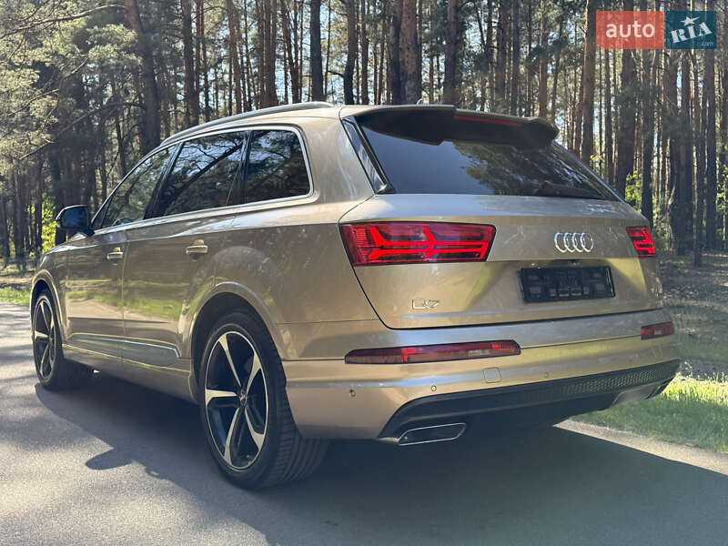 Внедорожник / Кроссовер Audi Q7 2019 в Киеве