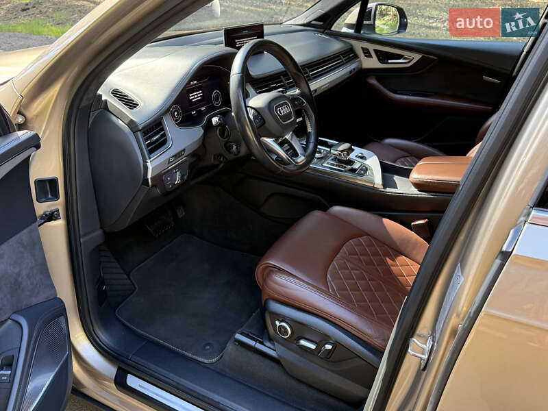 Внедорожник / Кроссовер Audi Q7 2019 в Киеве