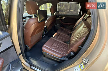 Позашляховик / Кросовер Audi Q7 2019 в 