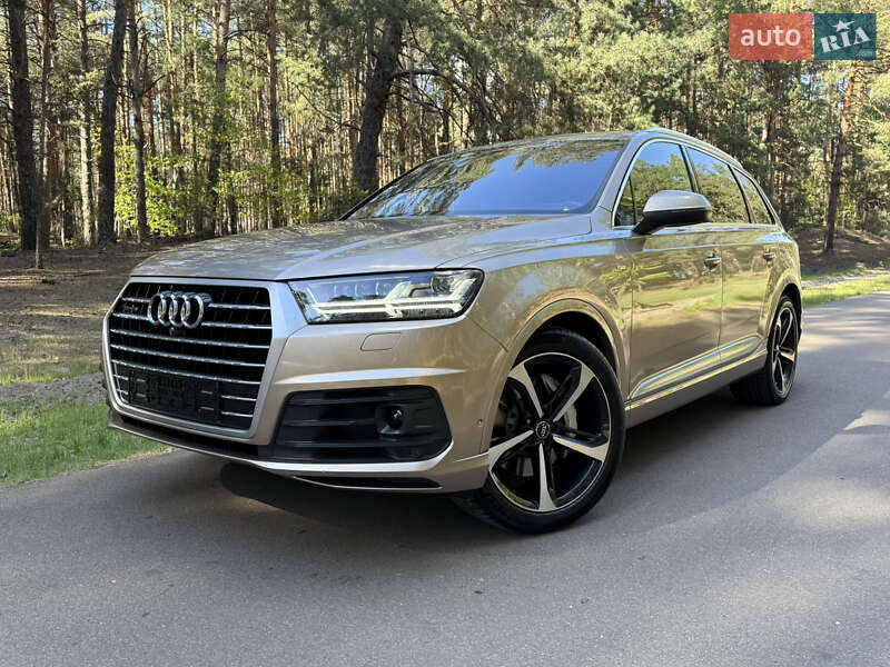 Внедорожник / Кроссовер Audi Q7 2019 в Киеве