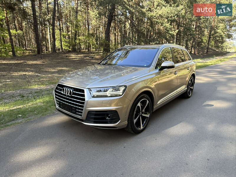 Внедорожник / Кроссовер Audi Q7 2019 в Киеве