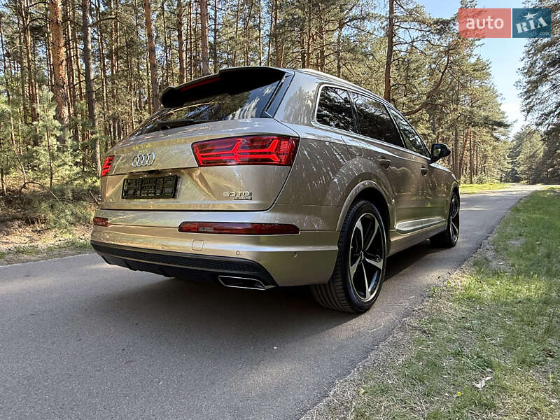 Внедорожник / Кроссовер Audi Q7 2019 в Киеве