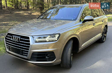 Позашляховик / Кросовер Audi Q7 2019 в 